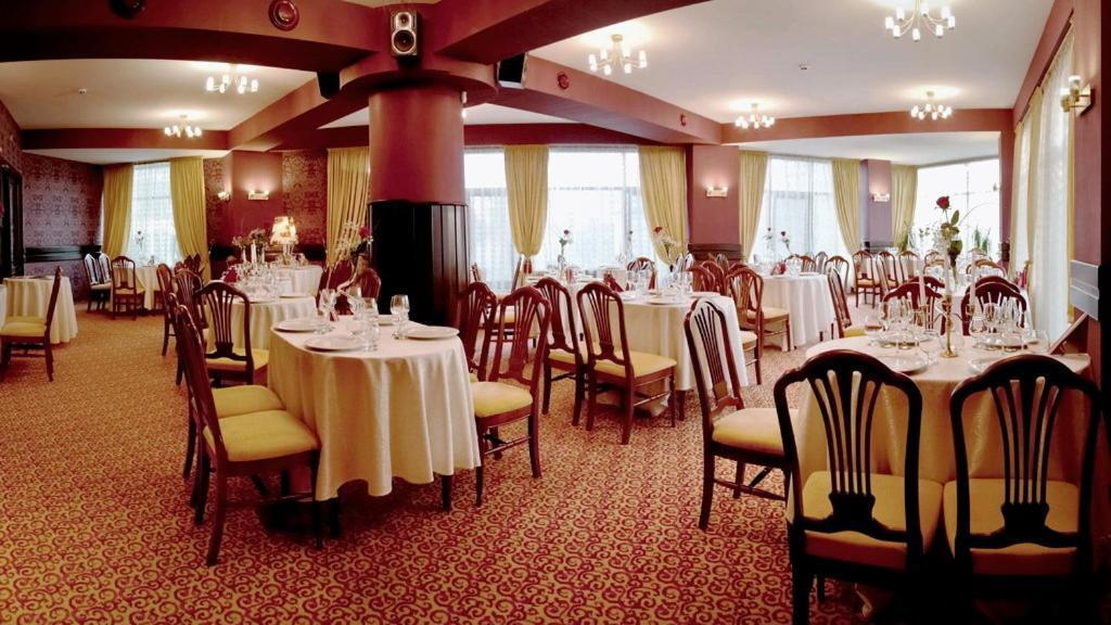 Indiana Hotel Jászvásár Kültér fotó