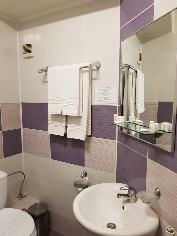Indiana Hotel Jászvásár Kültér fotó